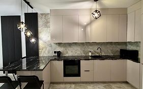 Drahan Apartment 14